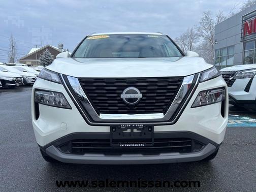 Pearl White Tricoat 2023 Nissan Rogue SV