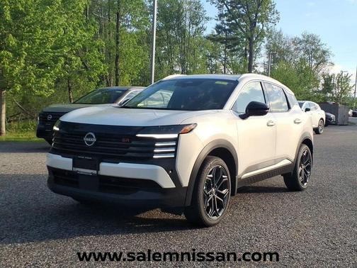 Aspen White Tricoat 2026 Nissan Kicks SR