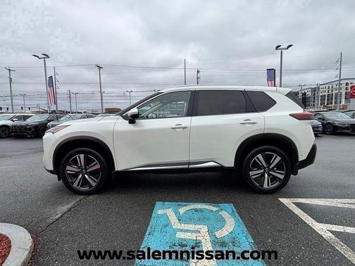 Pearl White Tricoat 2023 Nissan Rogue SL
