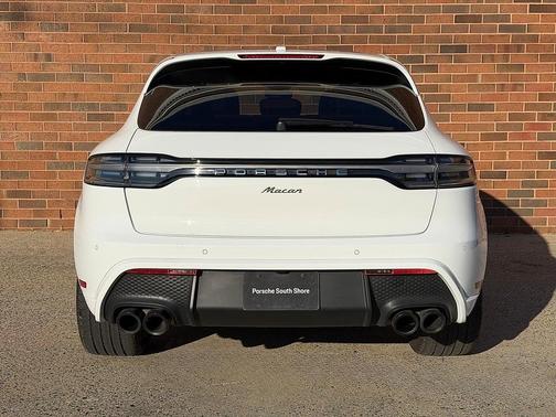2025 Porsche Macan Base