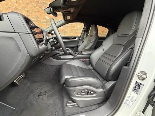 2024 Porsche Cayenne Turbo