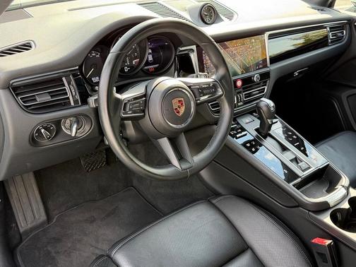 2024 Porsche Macan 