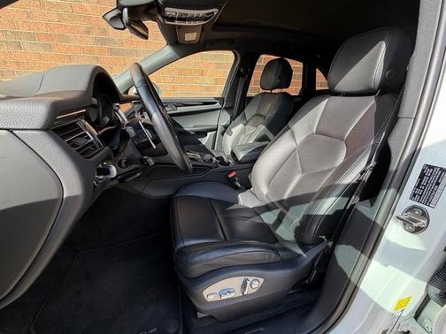 2024 Porsche Macan 
