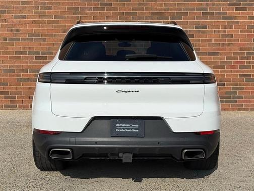 2024 Porsche Cayenne Base