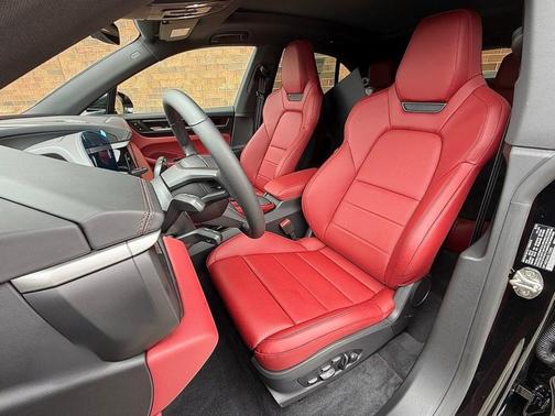 2025 Porsche Macan Electric 4S