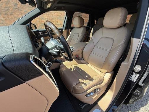 2019 Porsche Cayenne Base