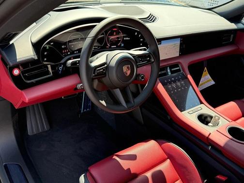 2025 Porsche Taycan 4