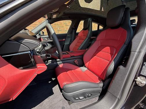 2025 Porsche Taycan 4