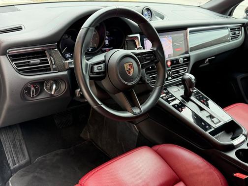 2025 Porsche Macan S