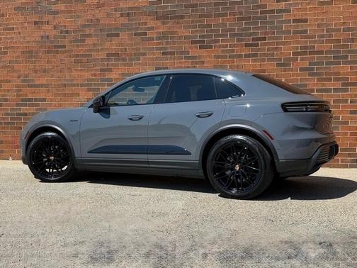 2025 Porsche Macan 4