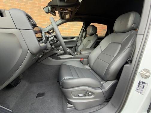 2026 Porsche Cayenne Base