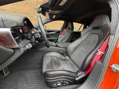 2023 Porsche Panamera GTS
