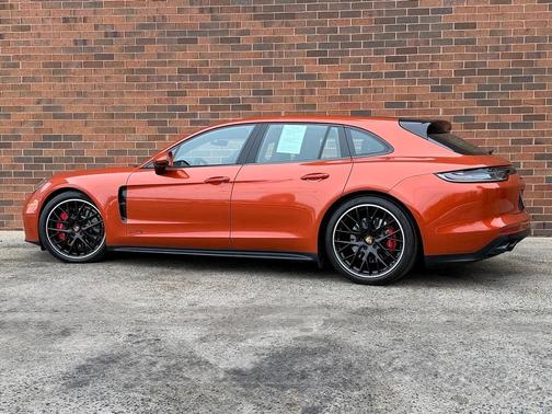 2023 Porsche Panamera GTS