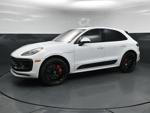 Carrara White 2026 Porsche Macan GTS