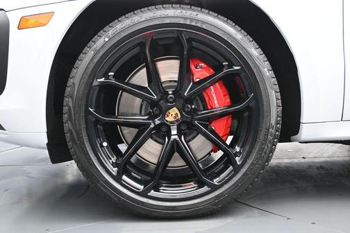 Carrara White 2026 Porsche Macan GTS