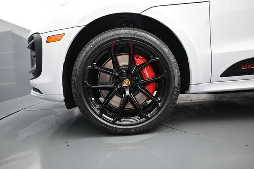 Carrara White 2026 Porsche Macan GTS