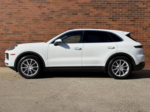 2025 Porsche Cayenne Base