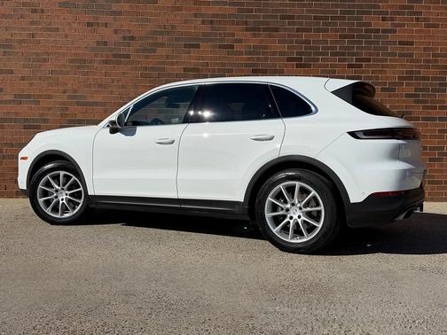2025 Porsche Cayenne Base