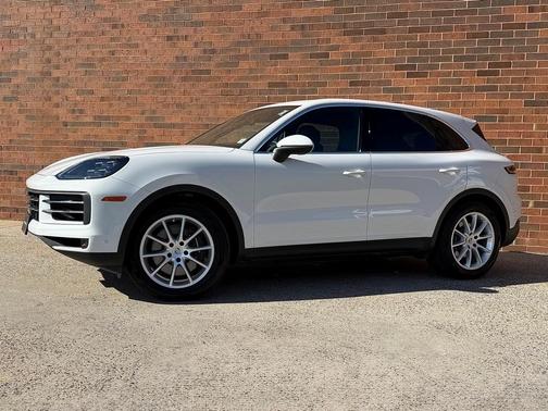 2025 Porsche Cayenne Base