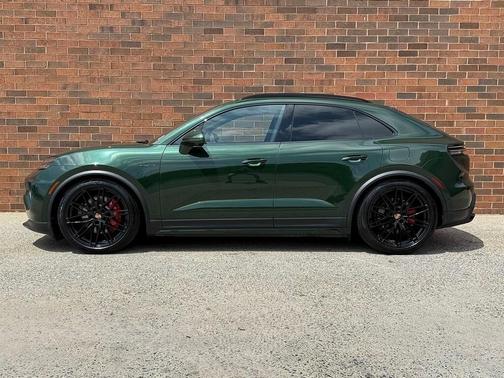 2025 Porsche Macan Electric 4S