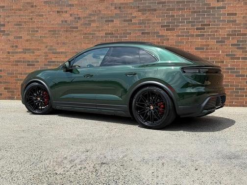 2025 Porsche Macan Electric 4S