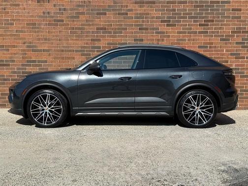 2025 Porsche Macan Electric 4