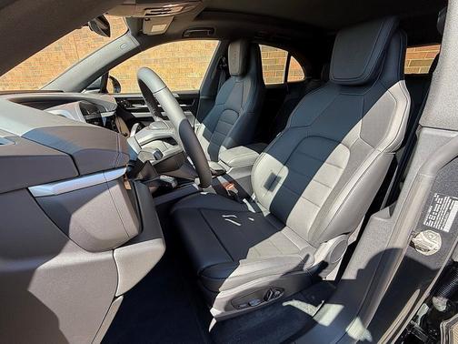 2025 Porsche Macan Electric 4