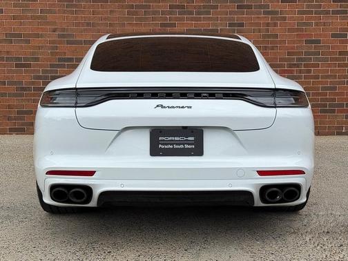 2023 Porsche Panamera 4 Platinum Edition