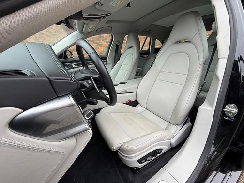 2022 Porsche Panamera E-Hybrid Sport Turismo 4
