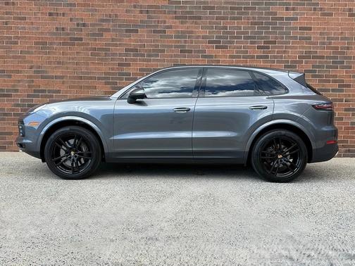 2023 Porsche Cayenne 