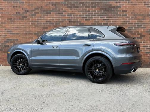 2023 Porsche Cayenne 