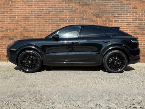 2025 Porsche Cayenne AWD