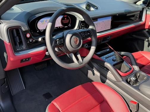 2025 Porsche Cayenne AWD