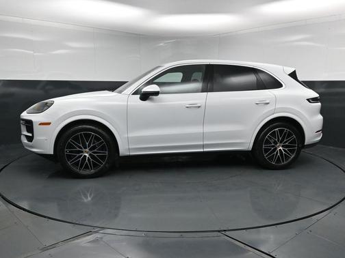 Carrara White 2026 Porsche Cayenne Base