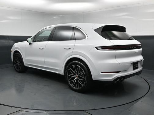 Carrara White 2026 Porsche Cayenne Base