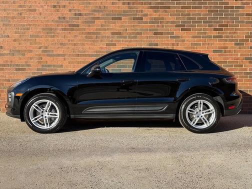 2026 Porsche Macan Base