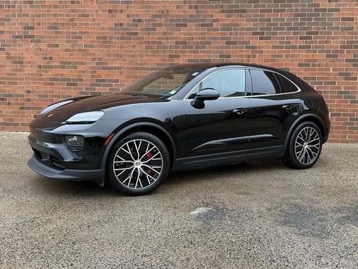 2025 Porsche Macan 4S