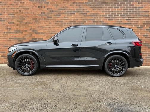 2022 BMW X5 M50i