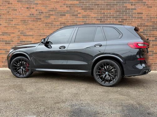 2022 BMW X5 M50i
