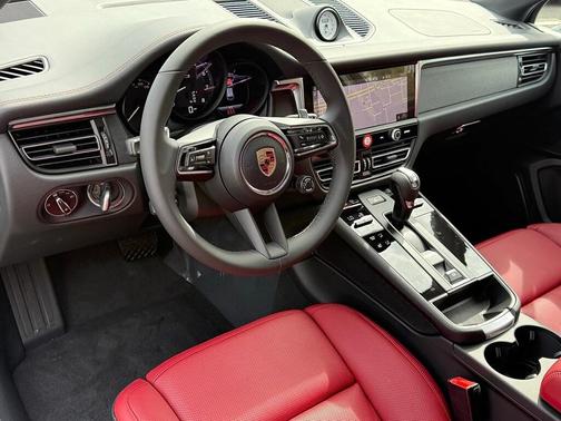 2026 Porsche Macan GTS