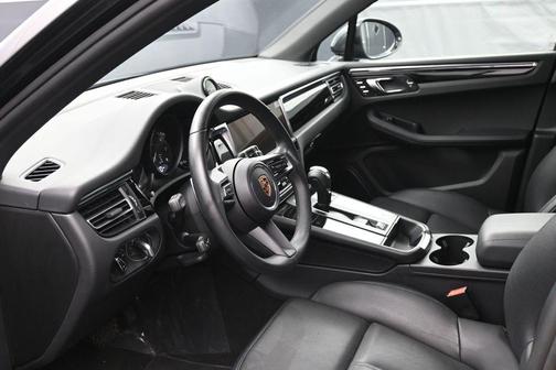 Volcano Grey Metallic 2025 Porsche Macan