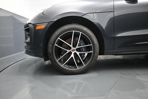 Volcano Grey Metallic 2025 Porsche Macan