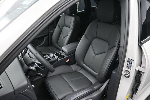 Chalk 2026 Porsche Macan Base