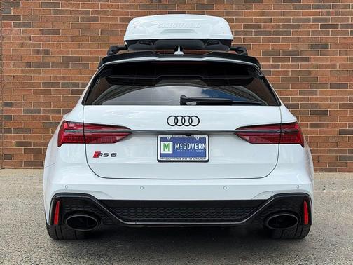 Glacier White Metallic 2022 Audi RS 6 Avant 4.0T quattro