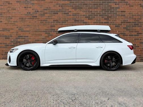 Glacier White Metallic 2022 Audi RS 6 Avant 4.0T quattro
