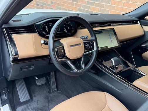 2025 Land Rover Range Rover Sport P360 SE