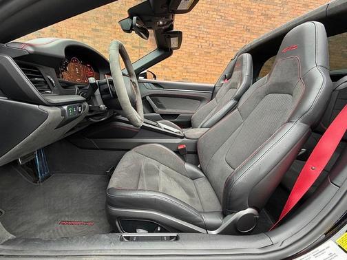 2025 Porsche 911 Targa 4 GTS