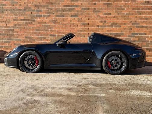 2025 Porsche 911 Targa 4 GTS