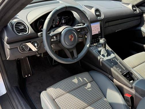 2023 Porsche 718 Cayman GT4 RS