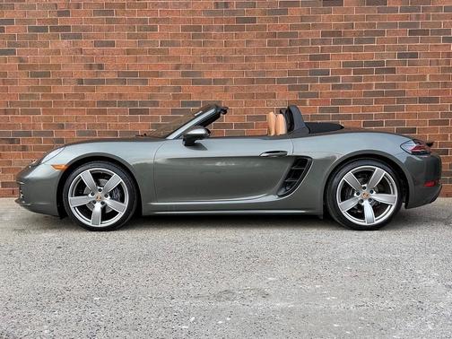 2022 Porsche 718 Boxster 